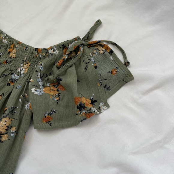Xhileration green floral off the shoulder top - Picture 5 of 8
